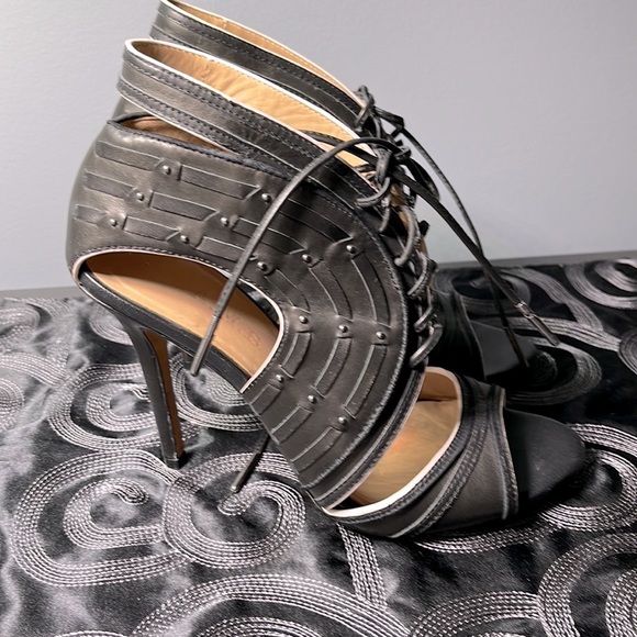 L.A.M.B. Halifax Dress Pump - Picture 3 of 6